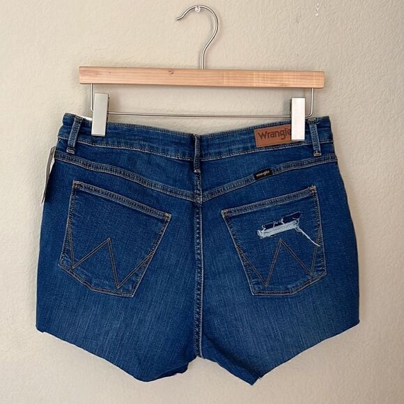 NWT Wrangler Cut-off Jean Shorts Distressed - Picture 11 of 11